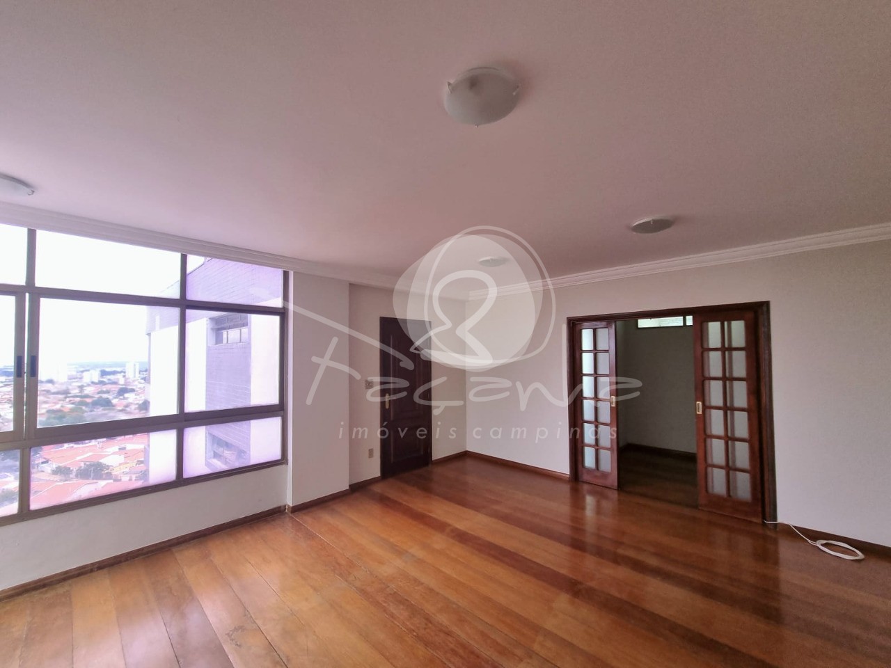 Apartamento à venda com 3 quartos, 110m² - Foto 2