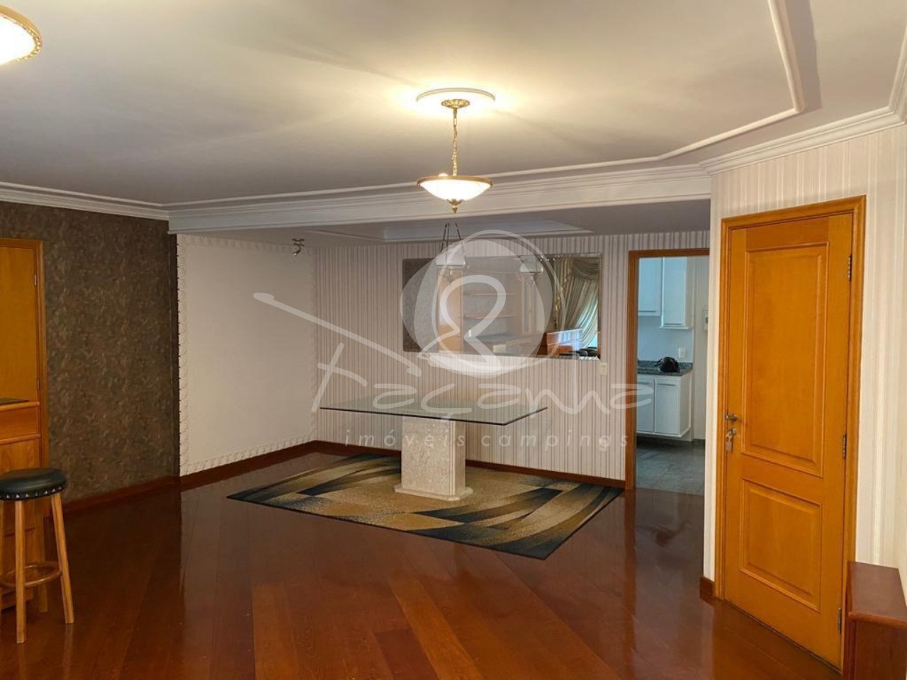 Apartamento à venda com 2 quartos, 130m² - Foto 2