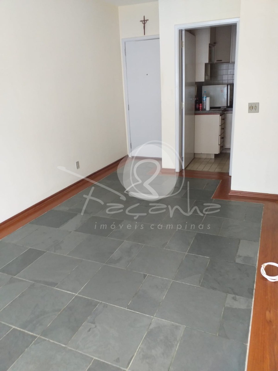 Apartamento à venda com 3 quartos, 70m² - Foto 2