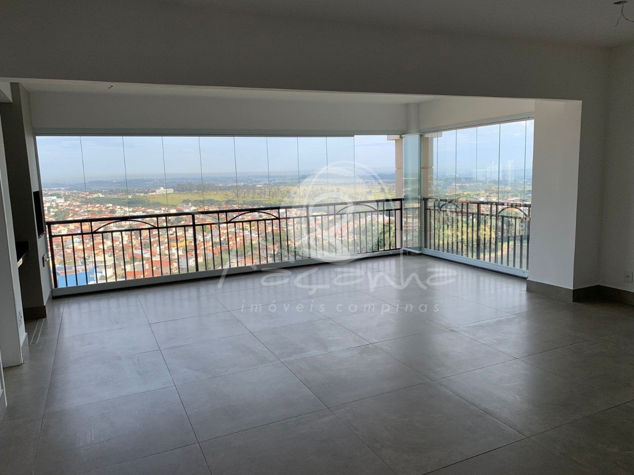 Apartamento à venda com 3 quartos, 138m² - Foto 2