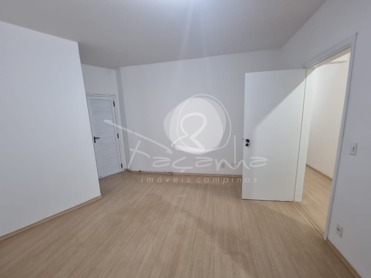 Apartamento à venda com 3 quartos, 145m² - Foto 4