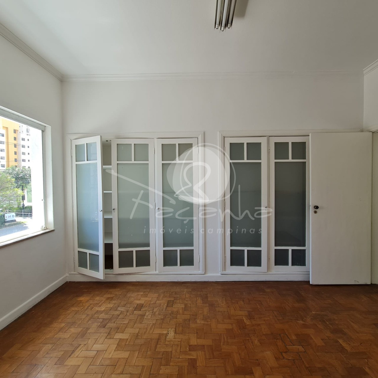 Prédio Inteiro para alugar com 4 quartos, 340m² - Foto 2