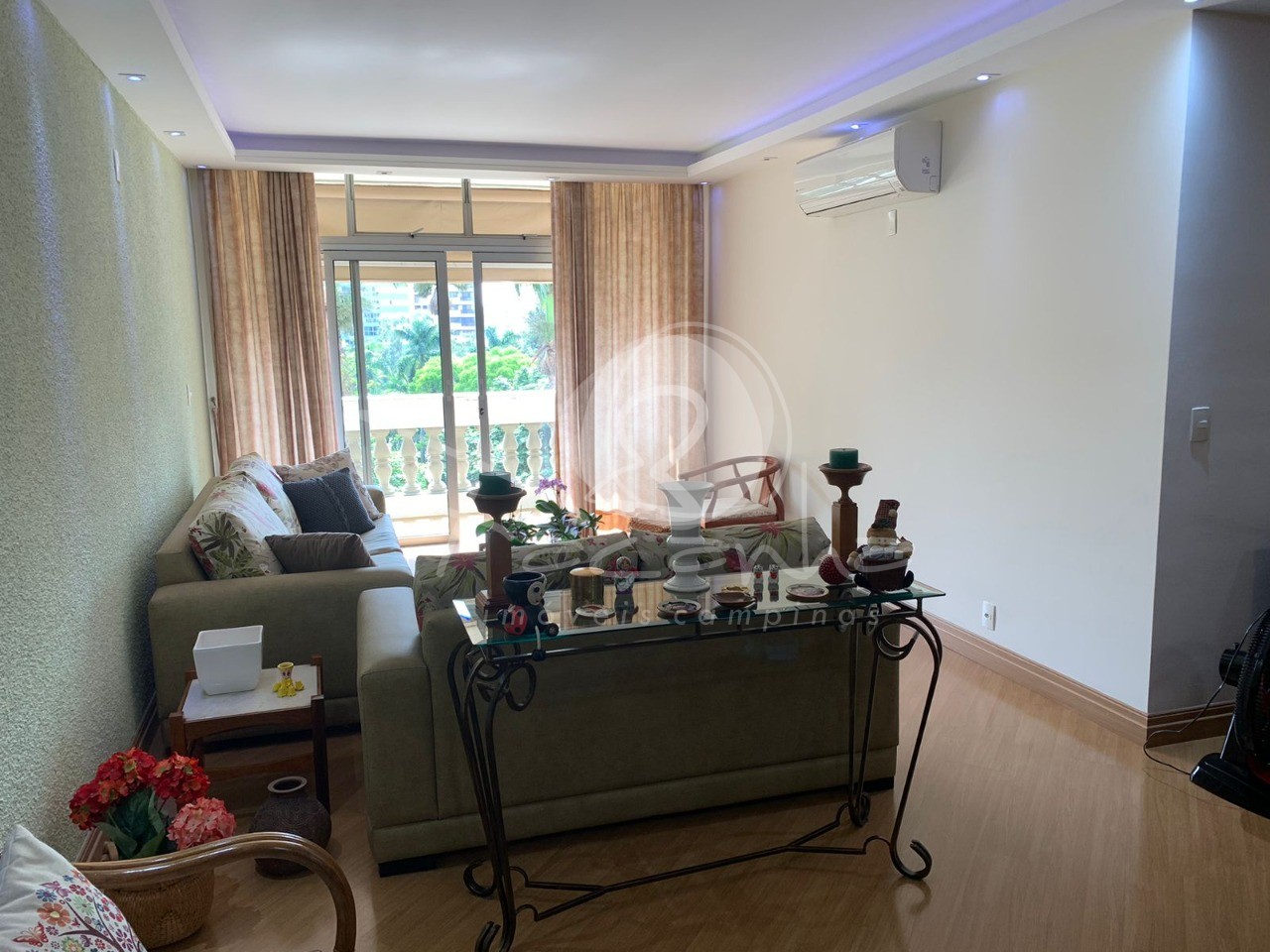 Apartamento à venda com 3 quartos, 170m² - Foto 2