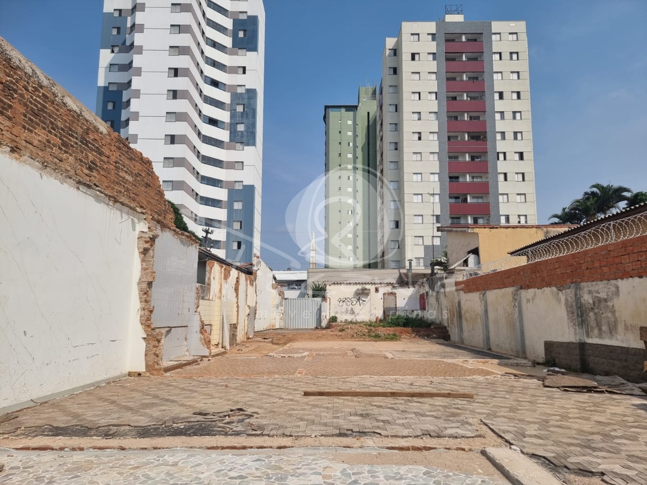 Terreno à venda, 370m² - Foto 1