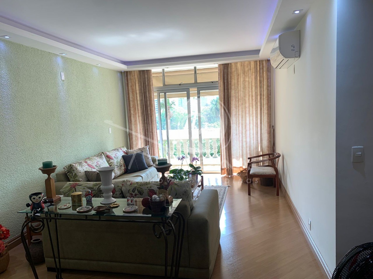 Apartamento à venda com 3 quartos, 170m² - Foto 1