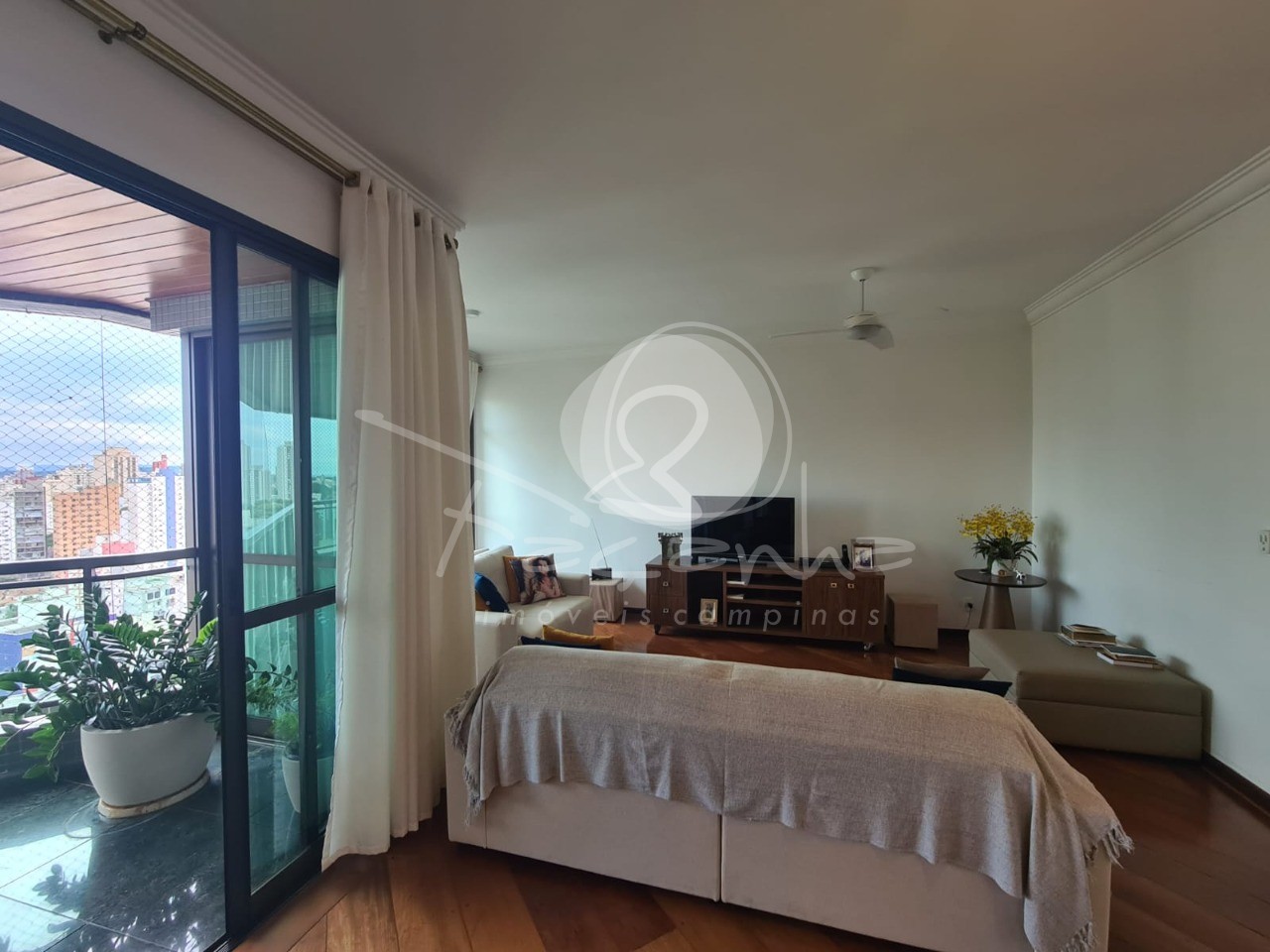 Apartamento à venda com 3 quartos, 220m² - Foto 7