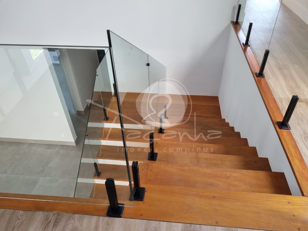 Casa de Condomínio à venda com 4 quartos, 360m² - Foto 4