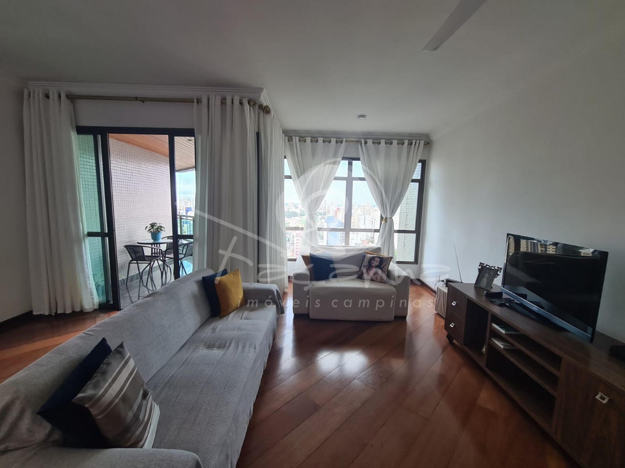 Apartamento à venda com 3 quartos, 220m² - Foto 2