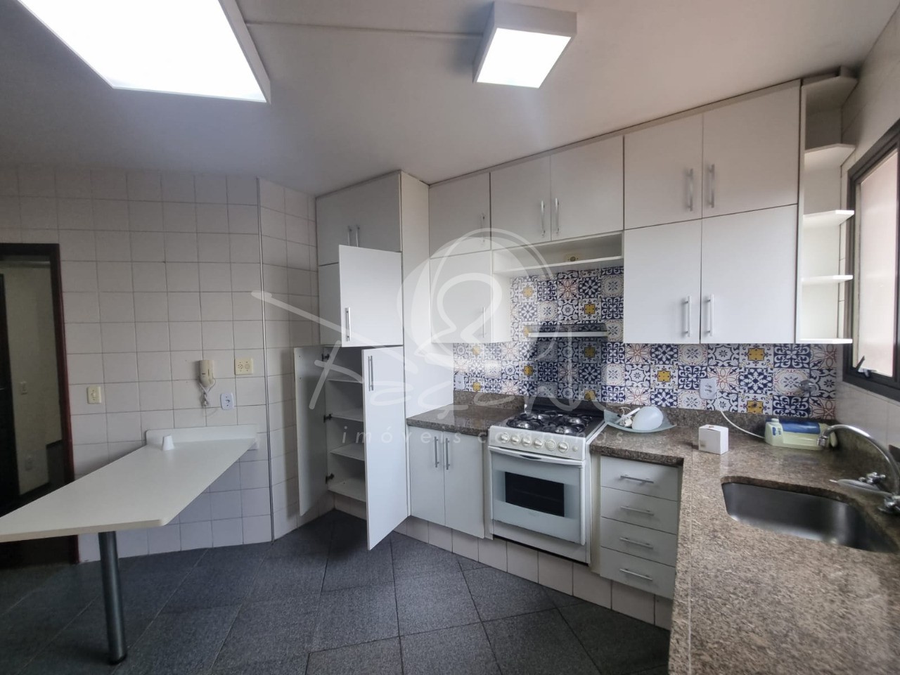 Apartamento à venda com 3 quartos, 130m² - Foto 16