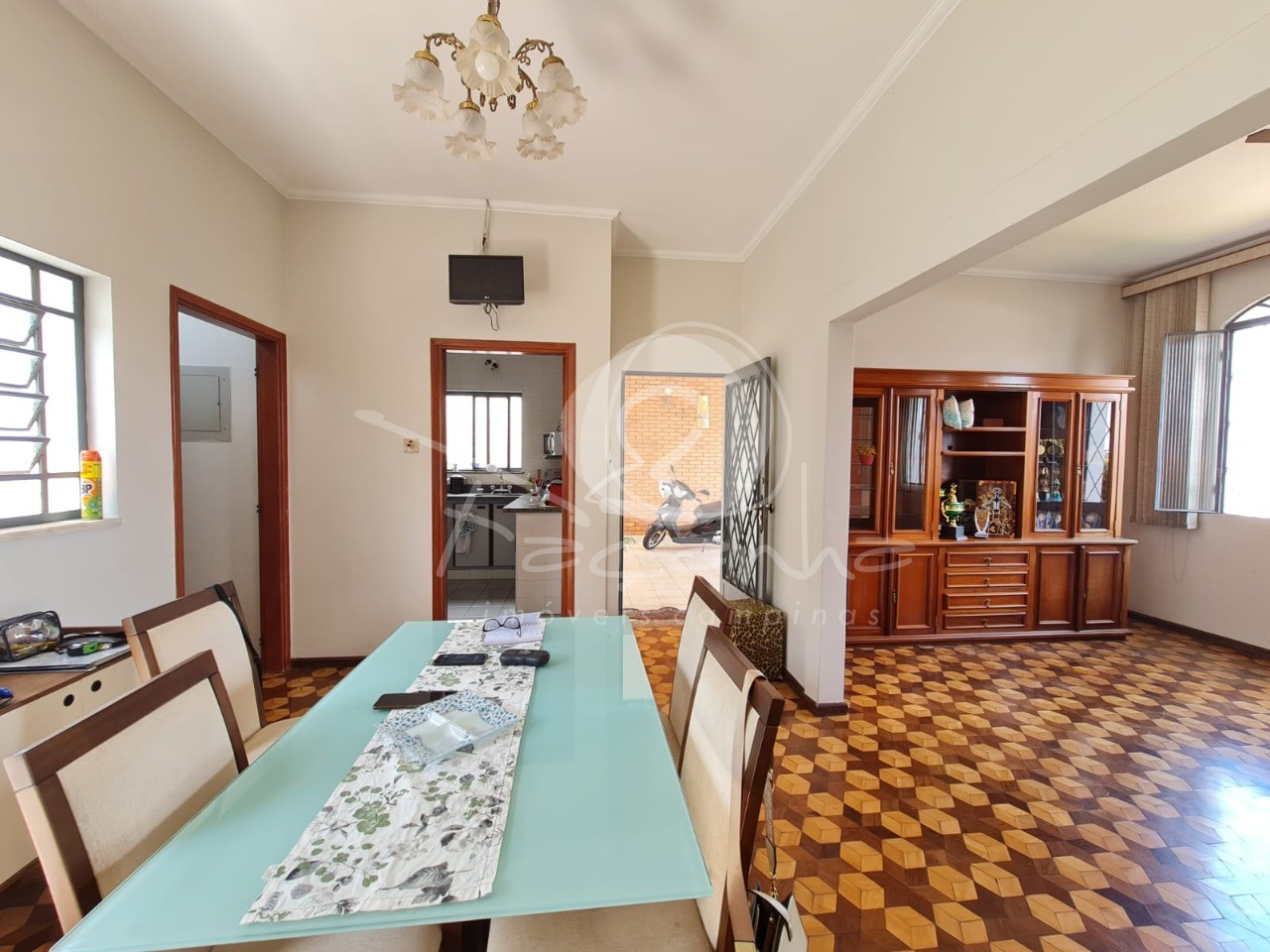 Casa à venda com 4 quartos, 192m² - Foto 1