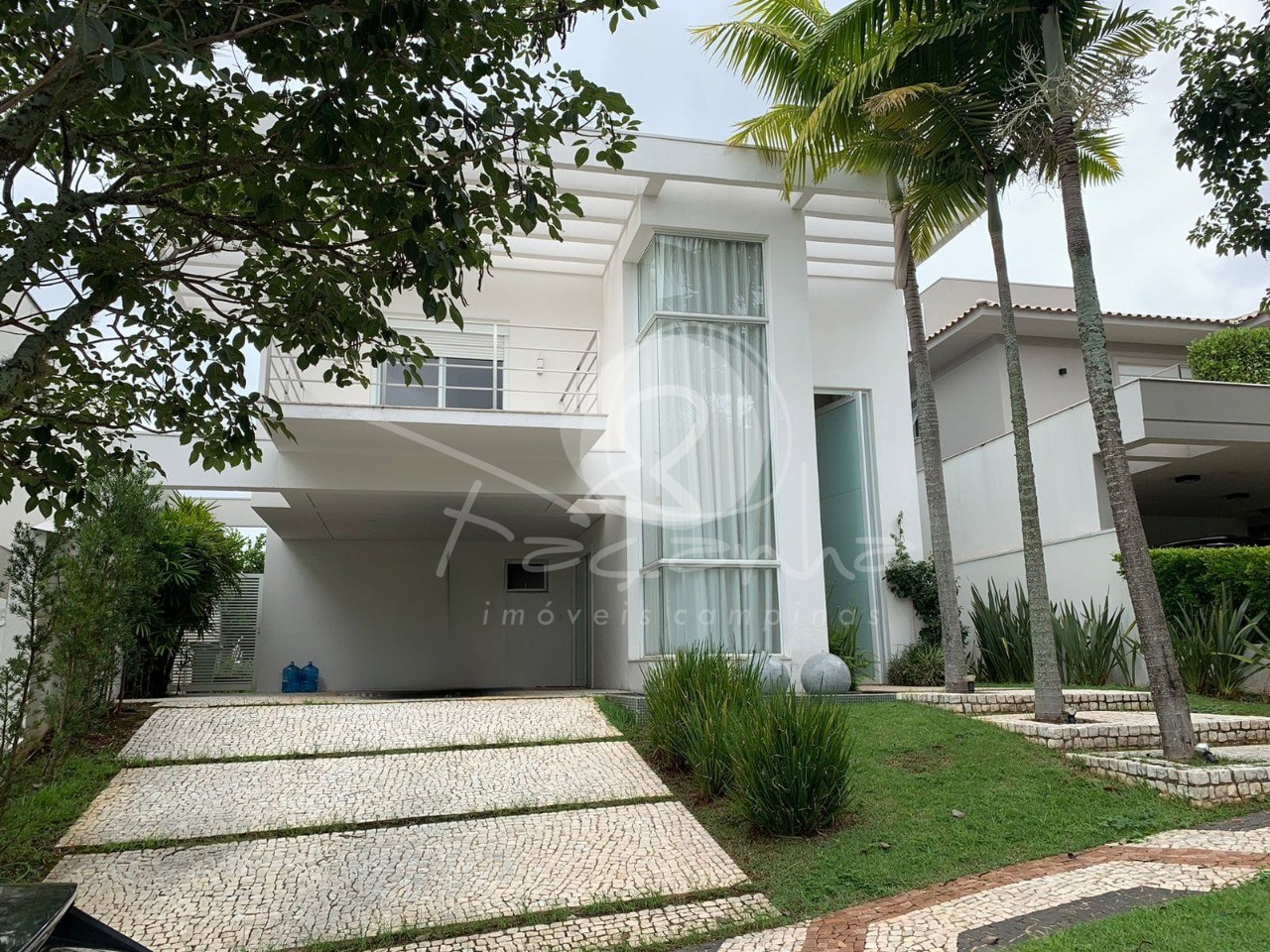 Casa de Condomínio à venda com 4 quartos, 280m² - Foto 1