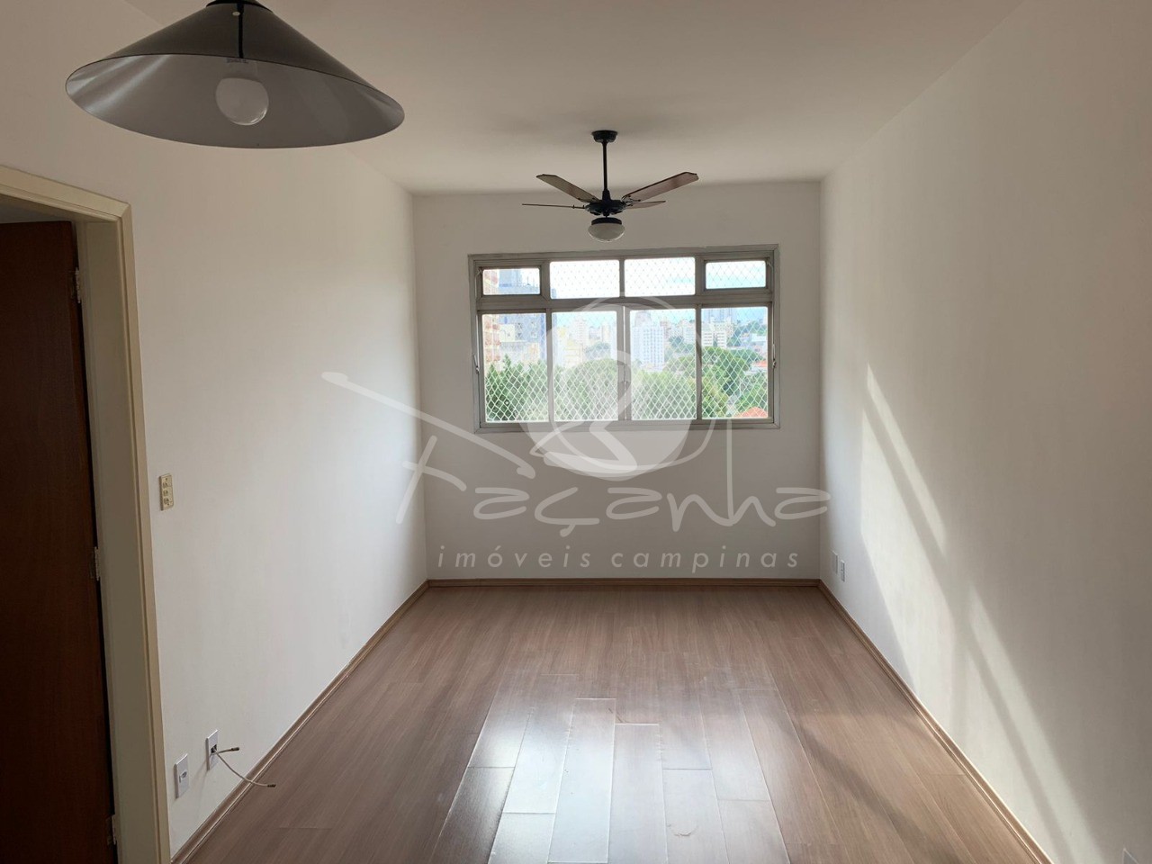 Apartamento à venda com 2 quartos, 85m² - Foto 2