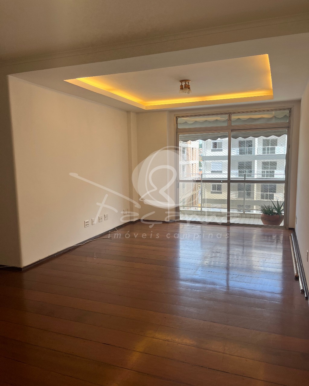 Apartamento à venda com 3 quartos, 150m² - Foto 1