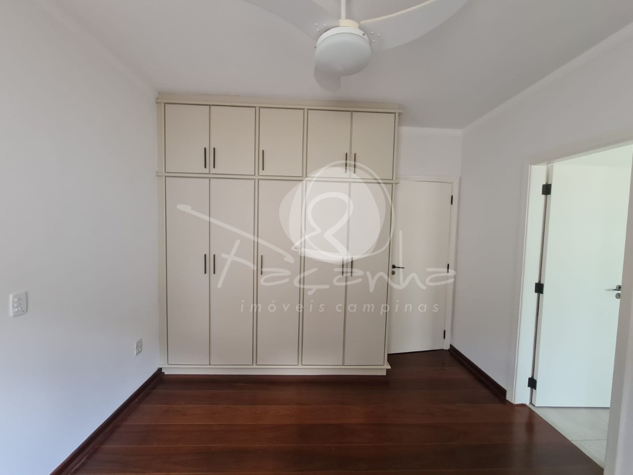 Casa de Condomínio à venda com 4 quartos, 361m² - Foto 18