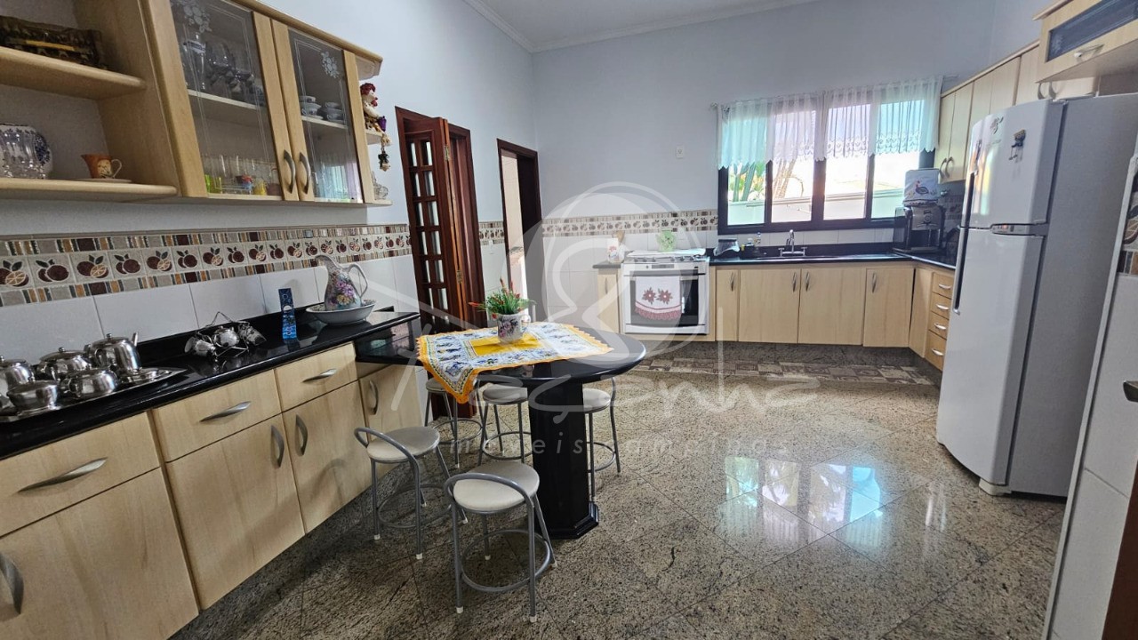 Casa de Condomínio à venda com 4 quartos, 350m² - Foto 28