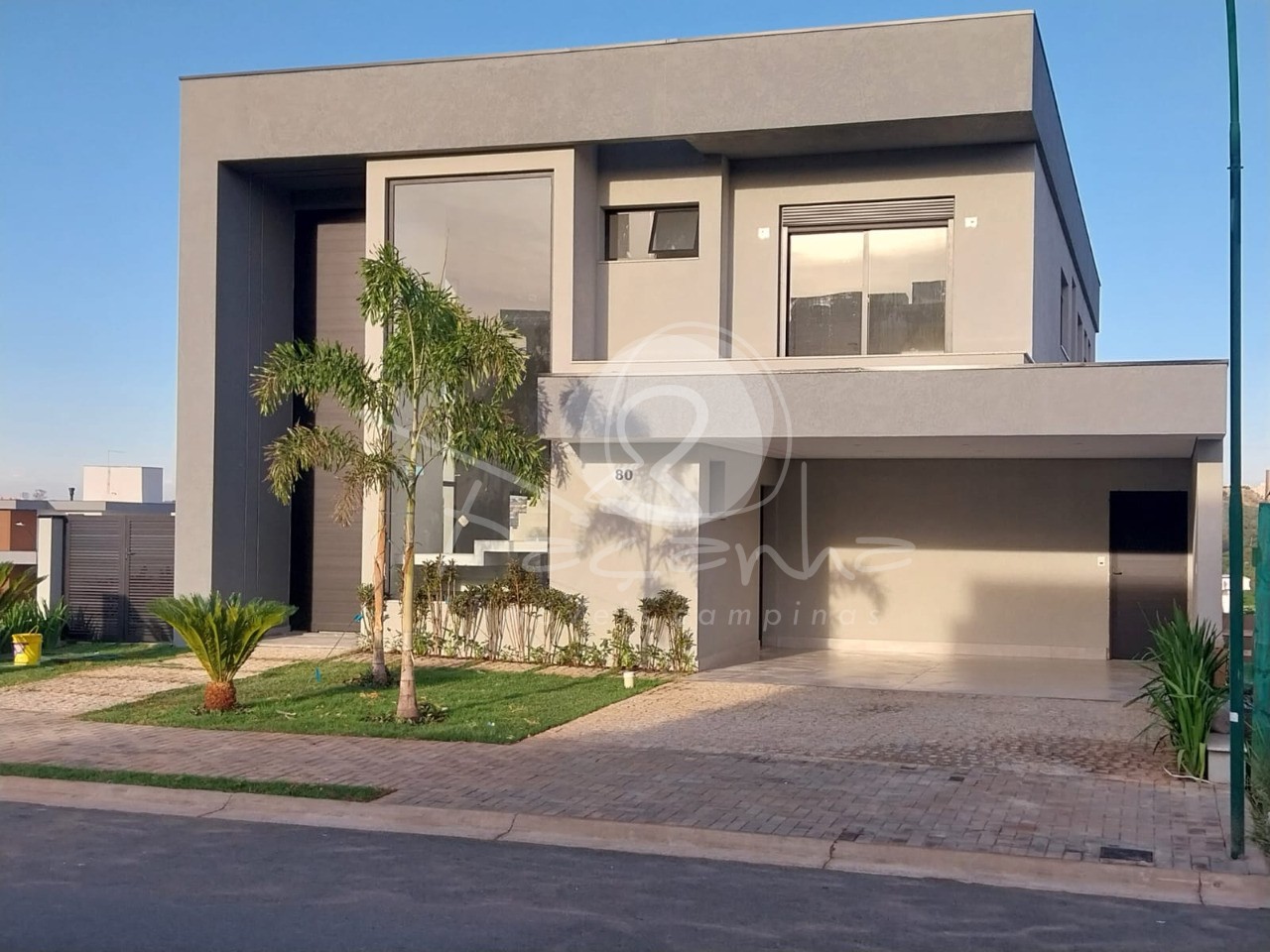 Casa de Condomínio à venda com 4 quartos, 348m² - Foto 1