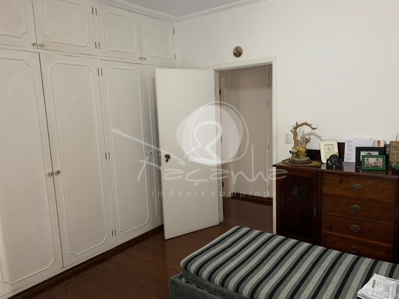 Apartamento à venda com 3 quartos, 240m² - Foto 17