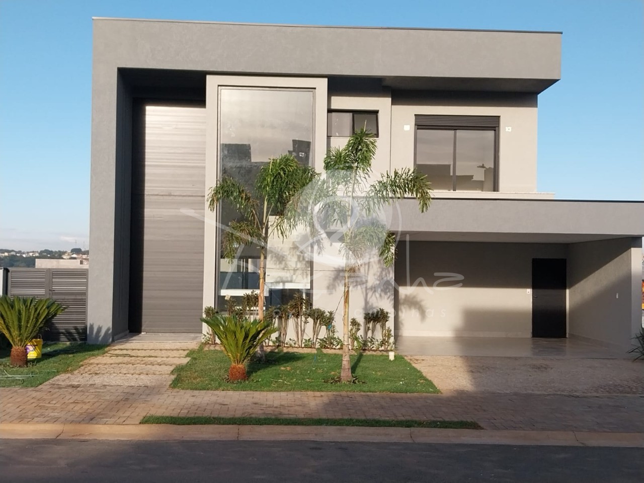 Casa de Condomínio à venda com 4 quartos, 348m² - Foto 2