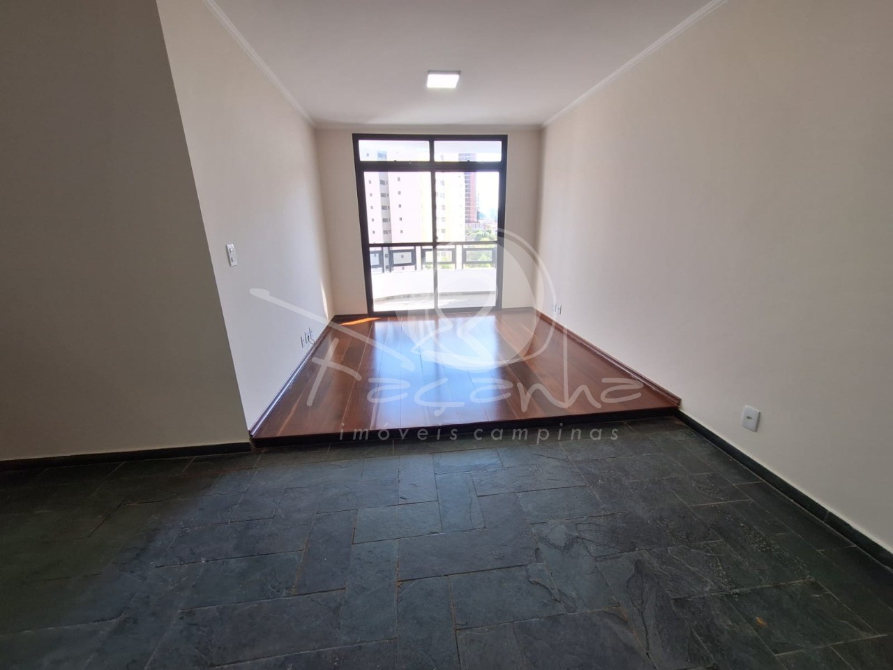 Apartamento à venda com 3 quartos, 90m² - Foto 3