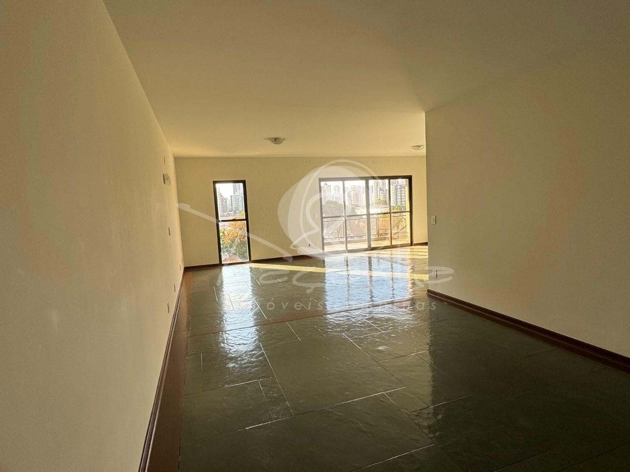 Apartamento à venda com 4 quartos, 273m² - Foto 4