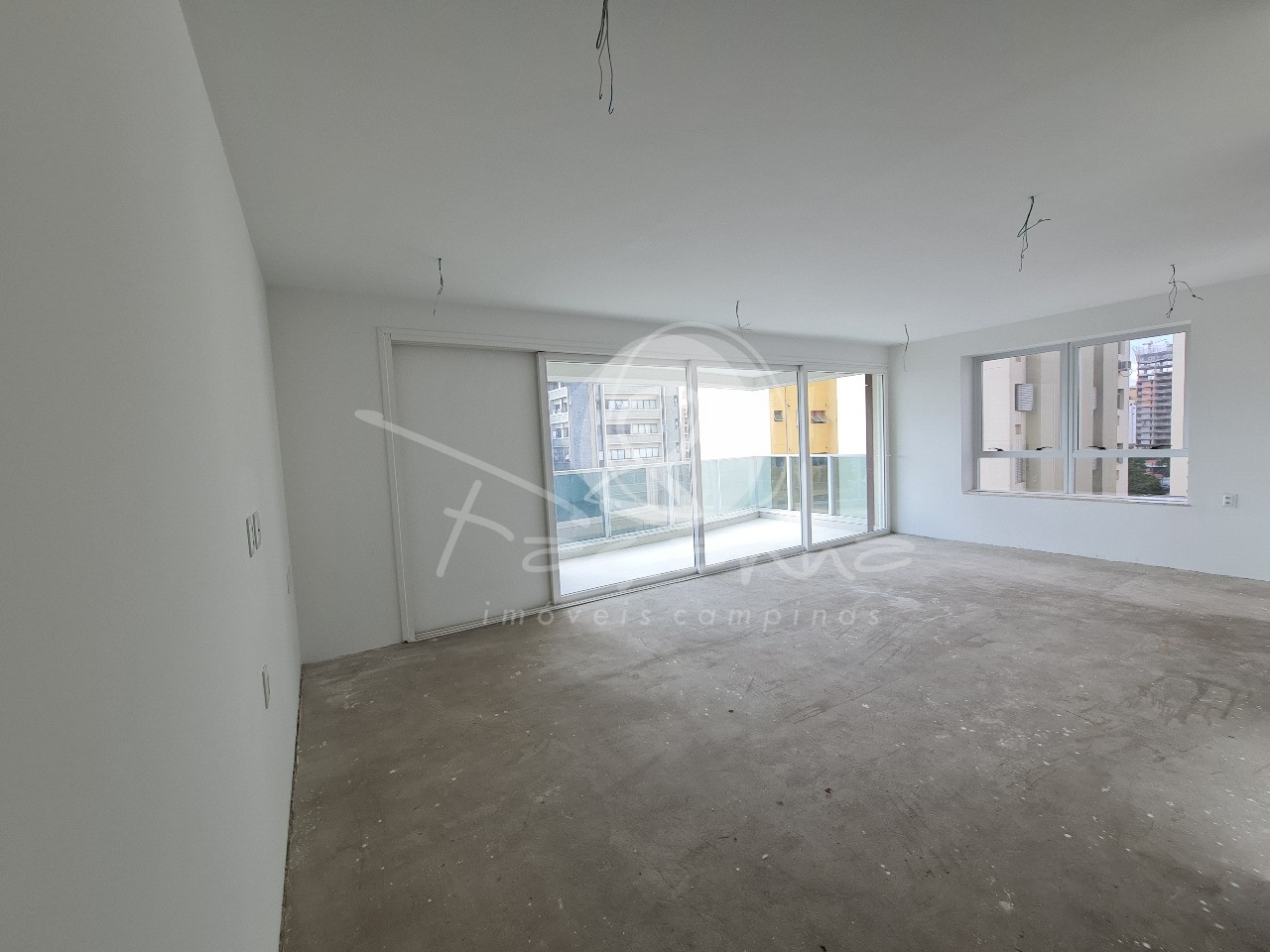 Apartamento à venda com 3 quartos, 145m² - Foto 1