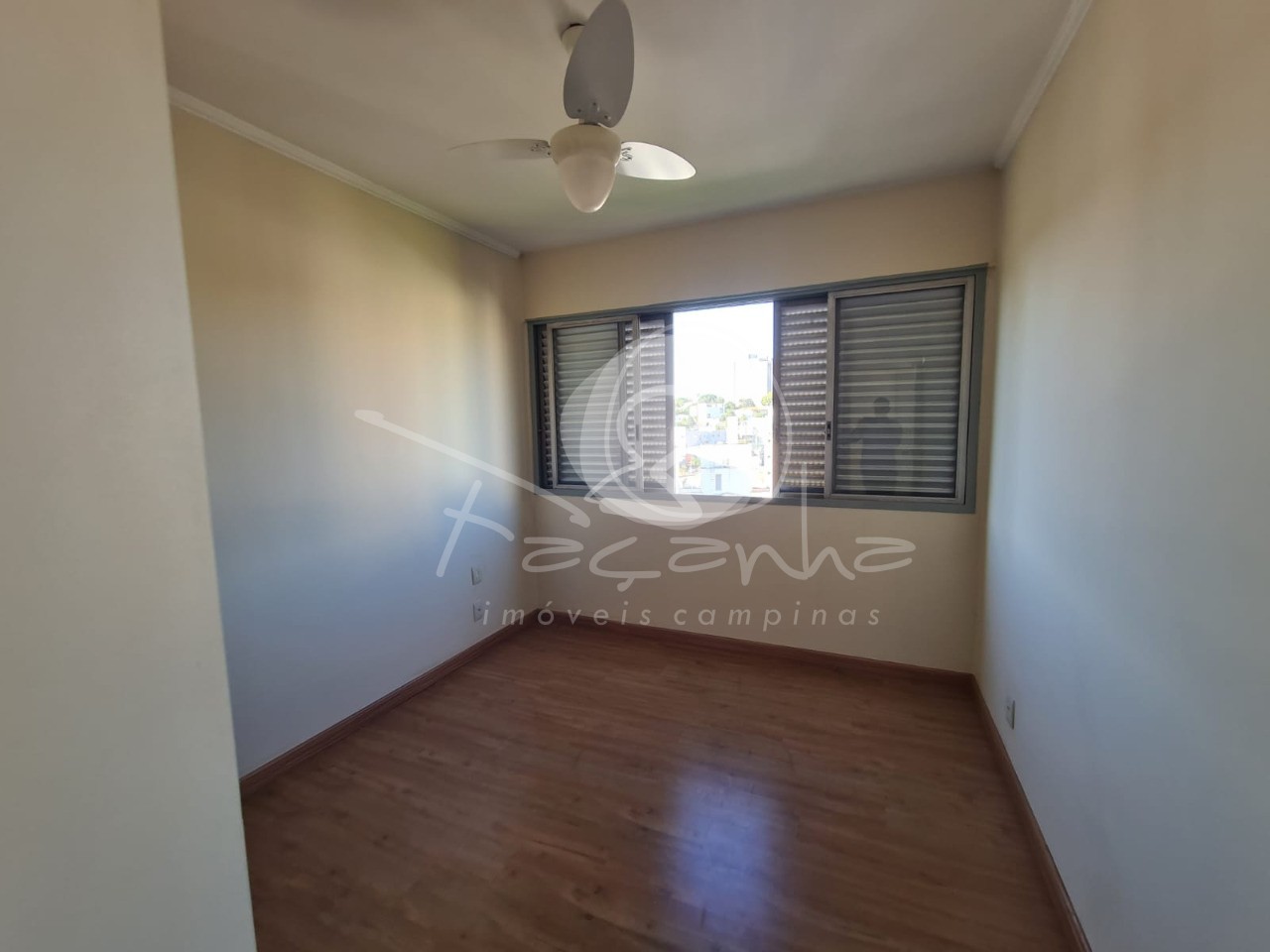 Apartamento à venda com 3 quartos, 111m² - Foto 9