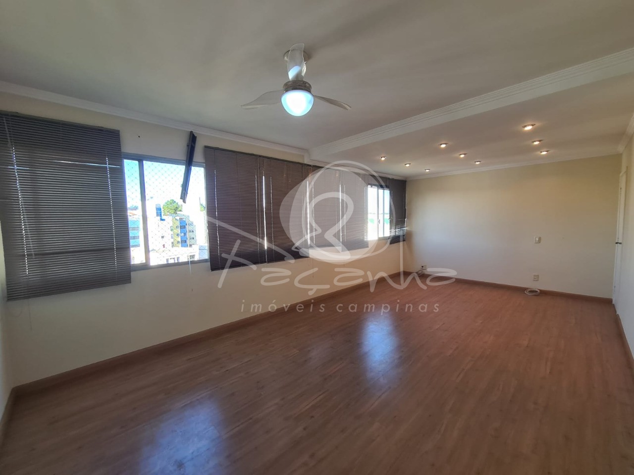 Apartamento à venda com 3 quartos, 111m² - Foto 1