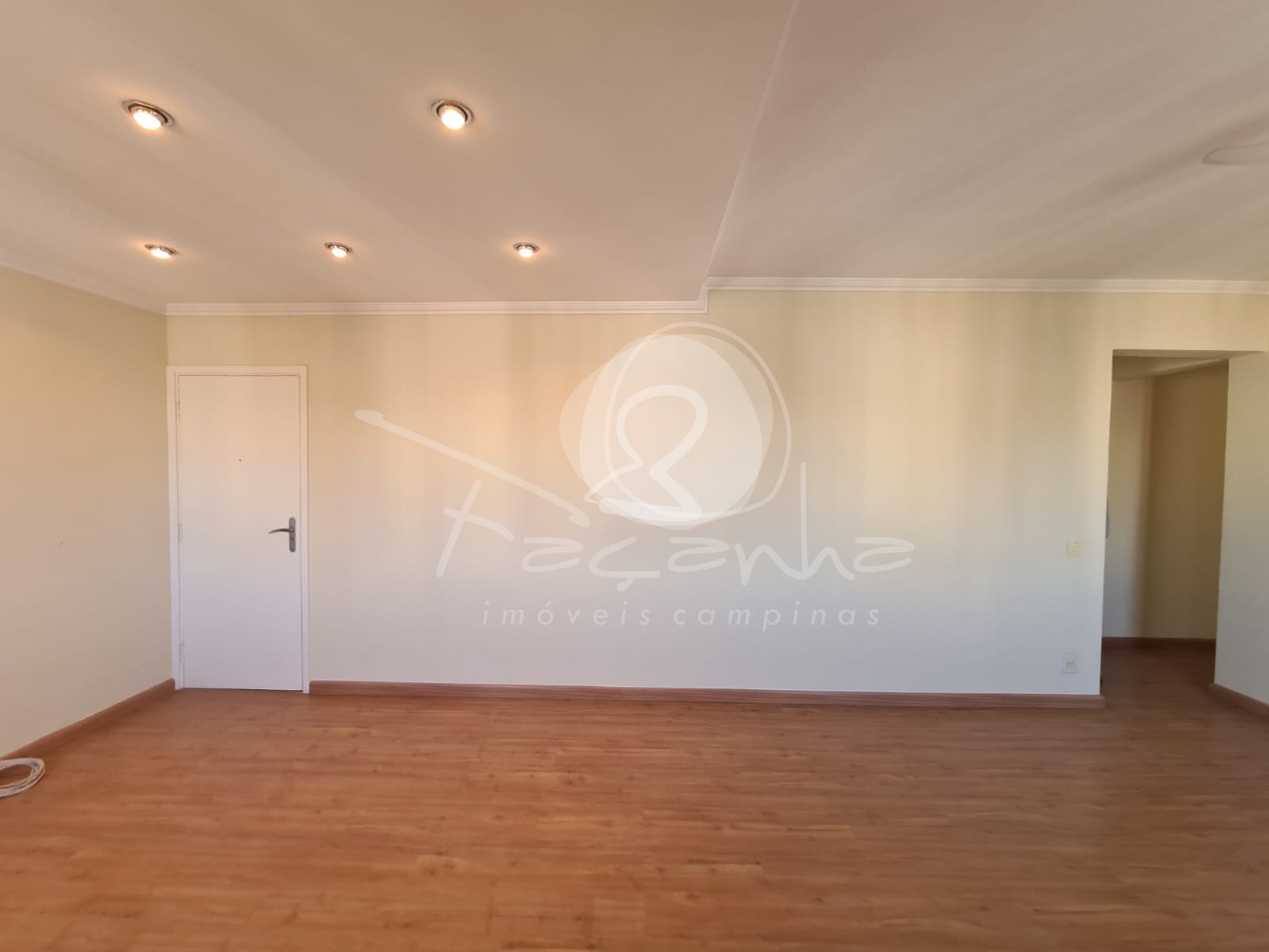 Apartamento à venda com 3 quartos, 111m² - Foto 4