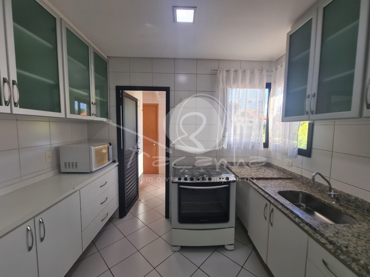 Apartamento para alugar com 4 quartos, 130m² - Foto 27