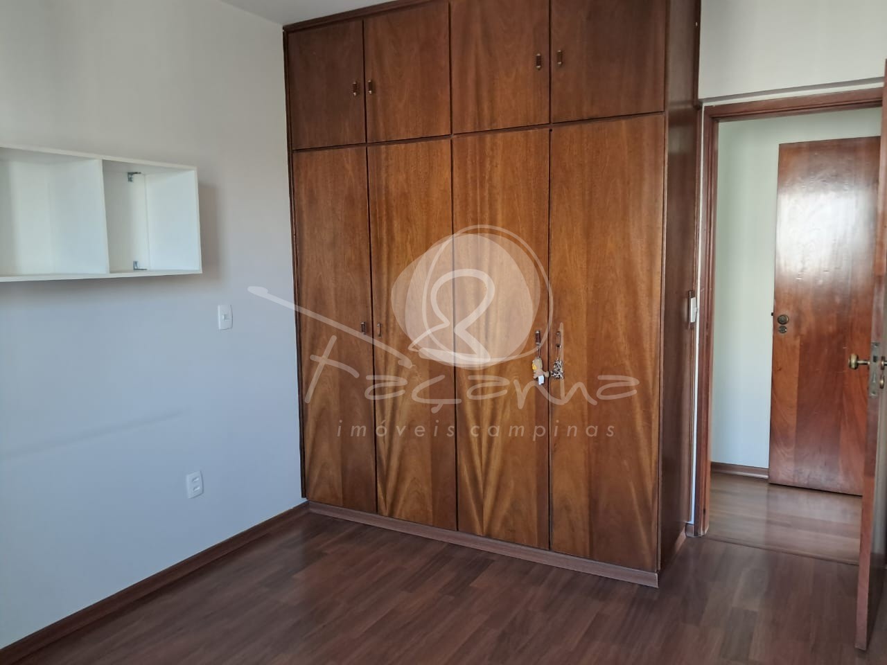 Apartamento à venda com 4 quartos, 156m² - Foto 2