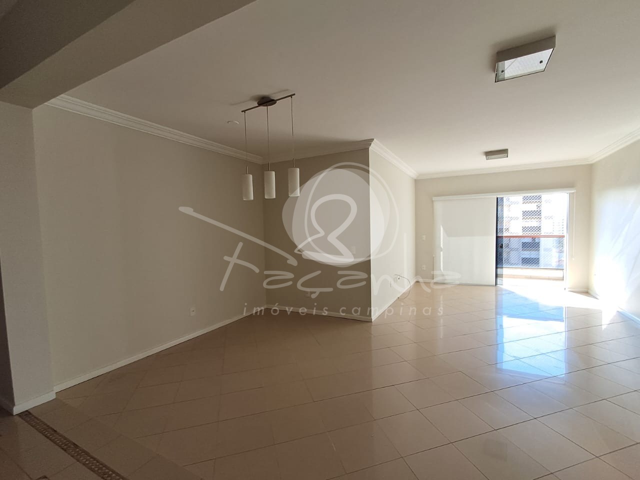 Apartamento para alugar com 4 quartos, 200m² - Foto 1