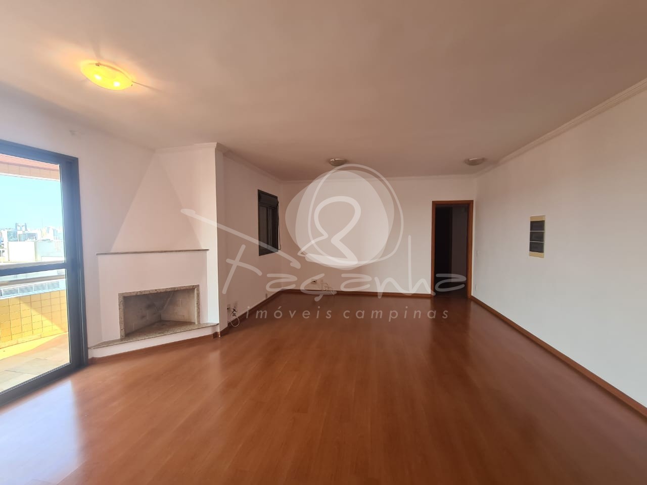 Apartamento à venda com 3 quartos, 117m² - Foto 1