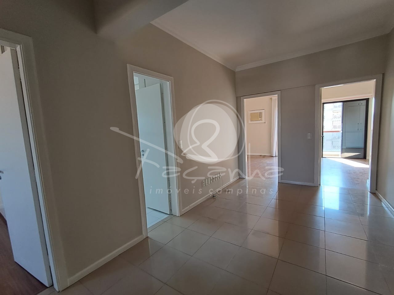 Apartamento para alugar com 4 quartos, 200m² - Foto 13