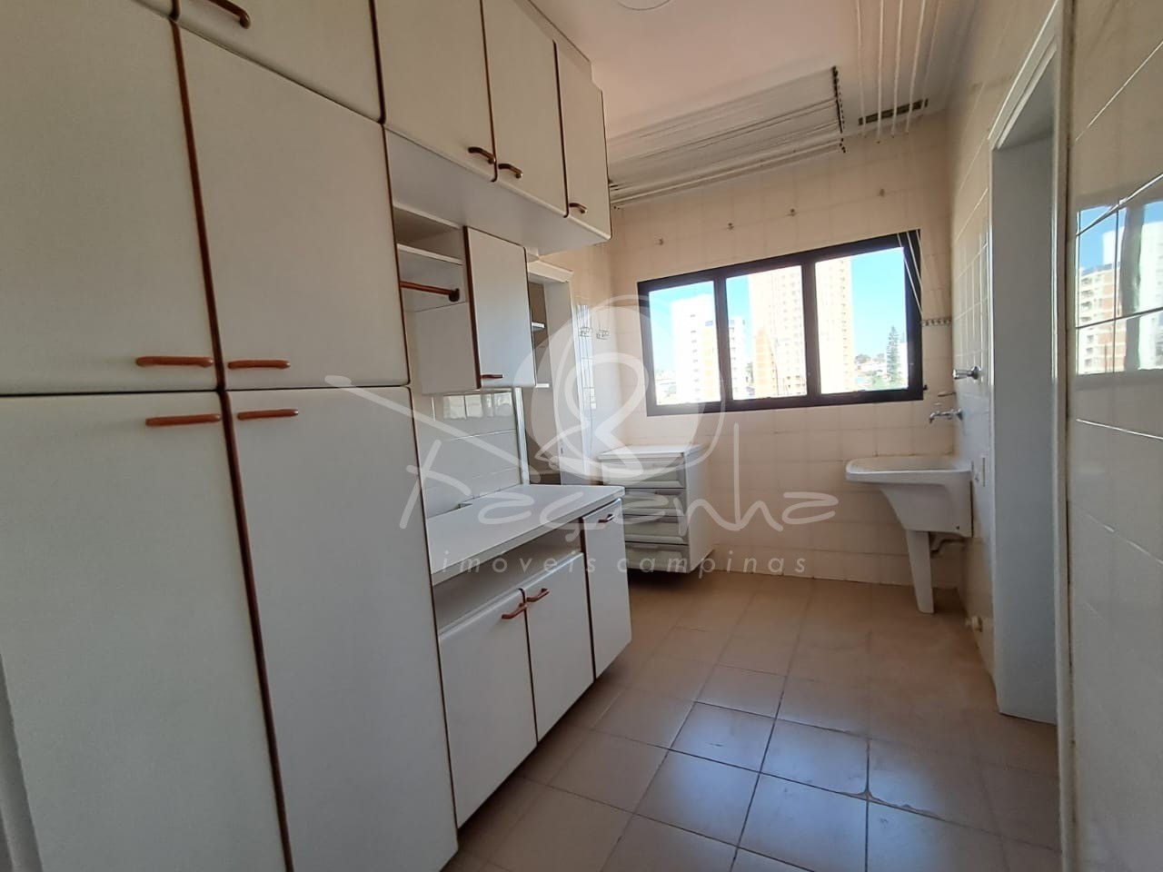 Apartamento para alugar com 4 quartos, 200m² - Foto 11