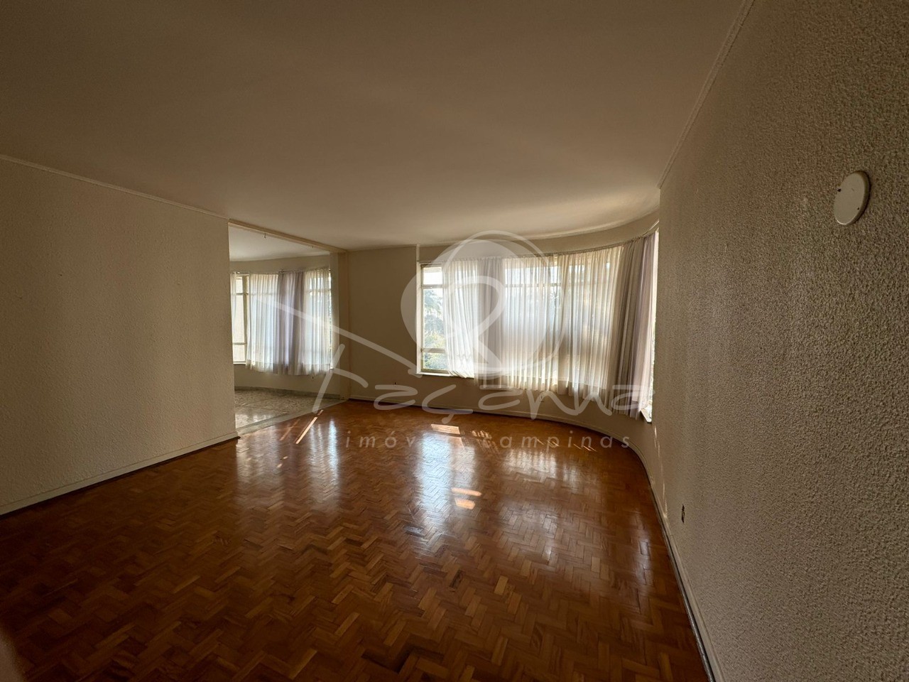 Apartamento à venda com 3 quartos, 170m² - Foto 2