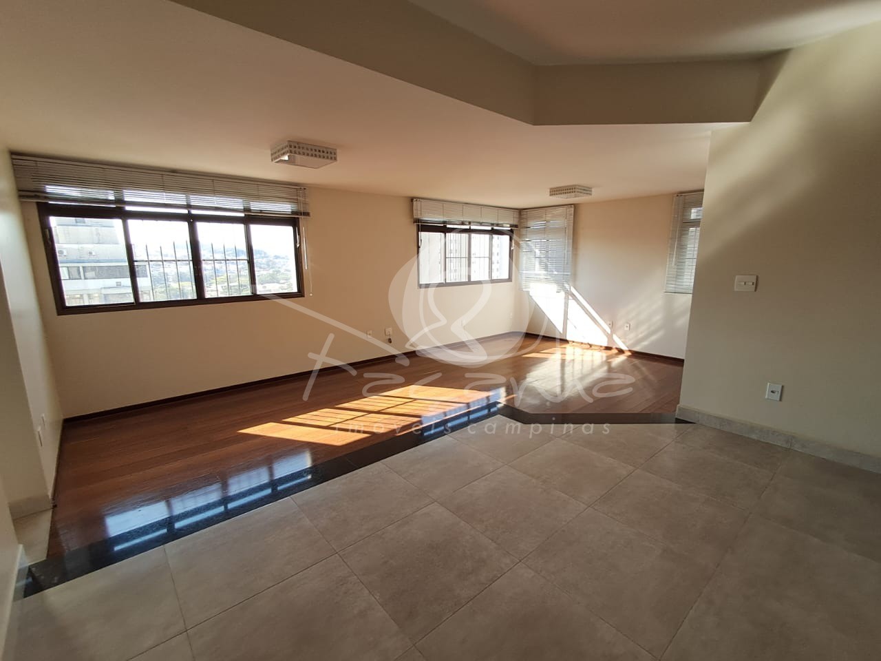 Apartamento à venda com 4 quartos, 156m² - Foto 1