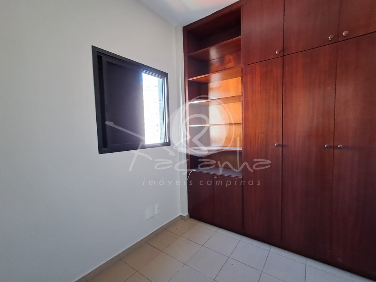 Apartamento para alugar com 4 quartos, 200m² - Foto 15