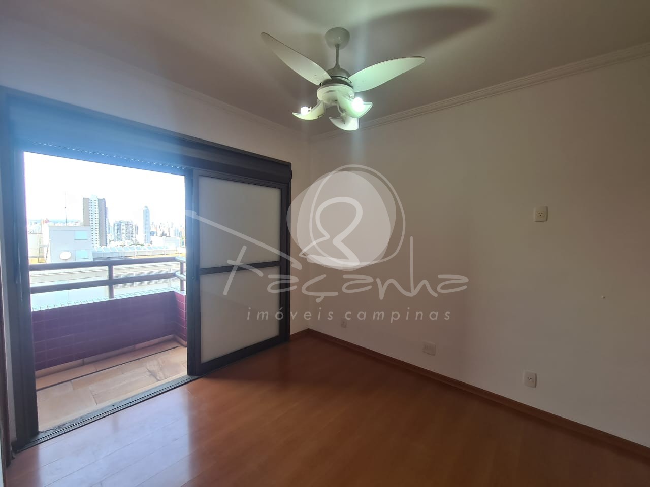 Apartamento à venda com 3 quartos, 117m² - Foto 11