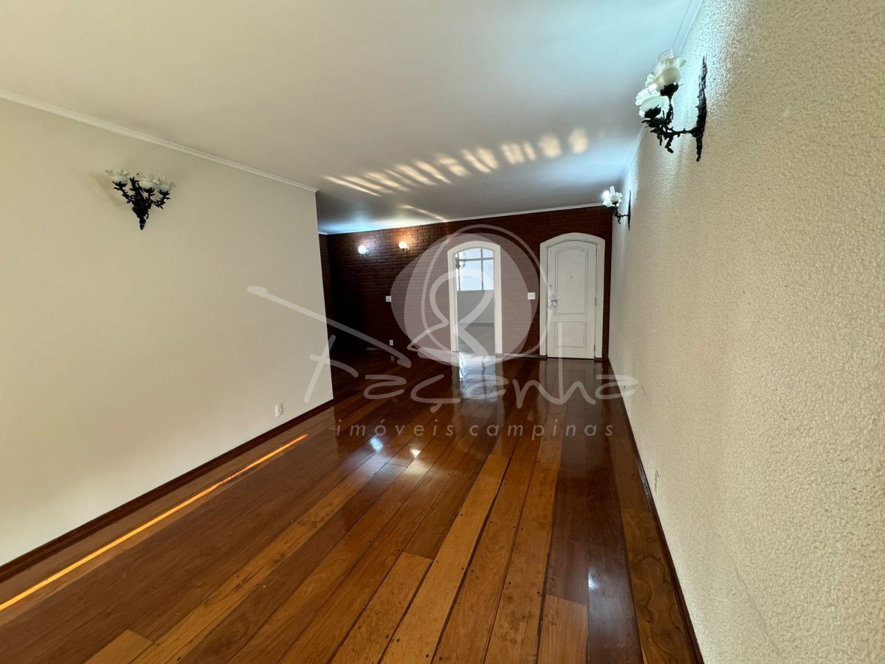 Apartamento à venda com 3 quartos, 170m² - Foto 2