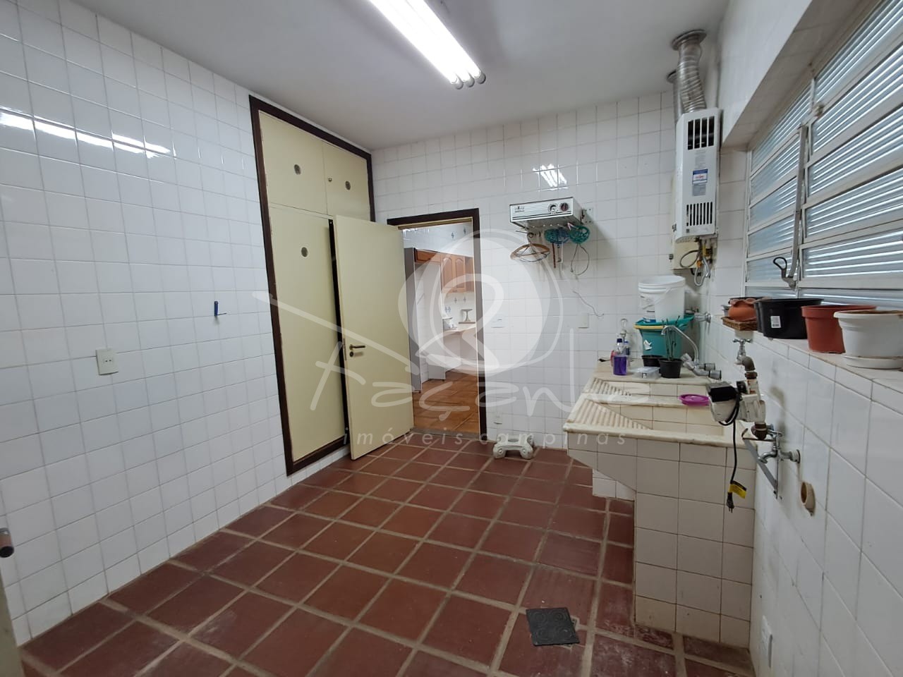 Casa à venda com 2 quartos, 600m² - Foto 13