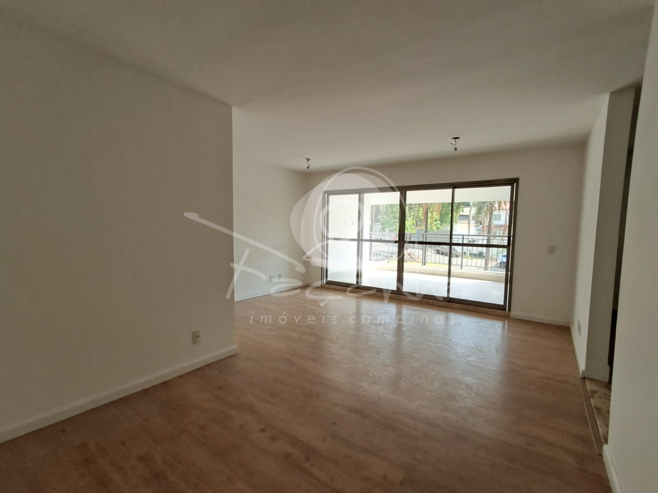 Apartamento à venda com 3 quartos, 122m² - Foto 1