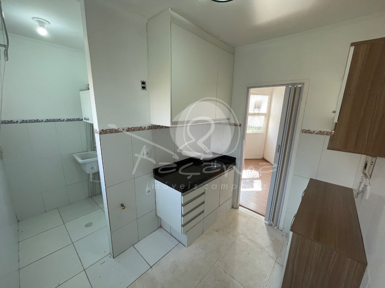 Apartamento à venda com 2 quartos, 60m² - Foto 2