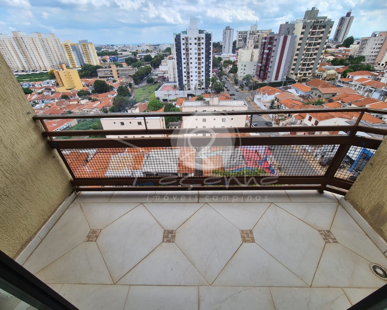 Apartamento à venda com 2 quartos, 75m² - Foto 3