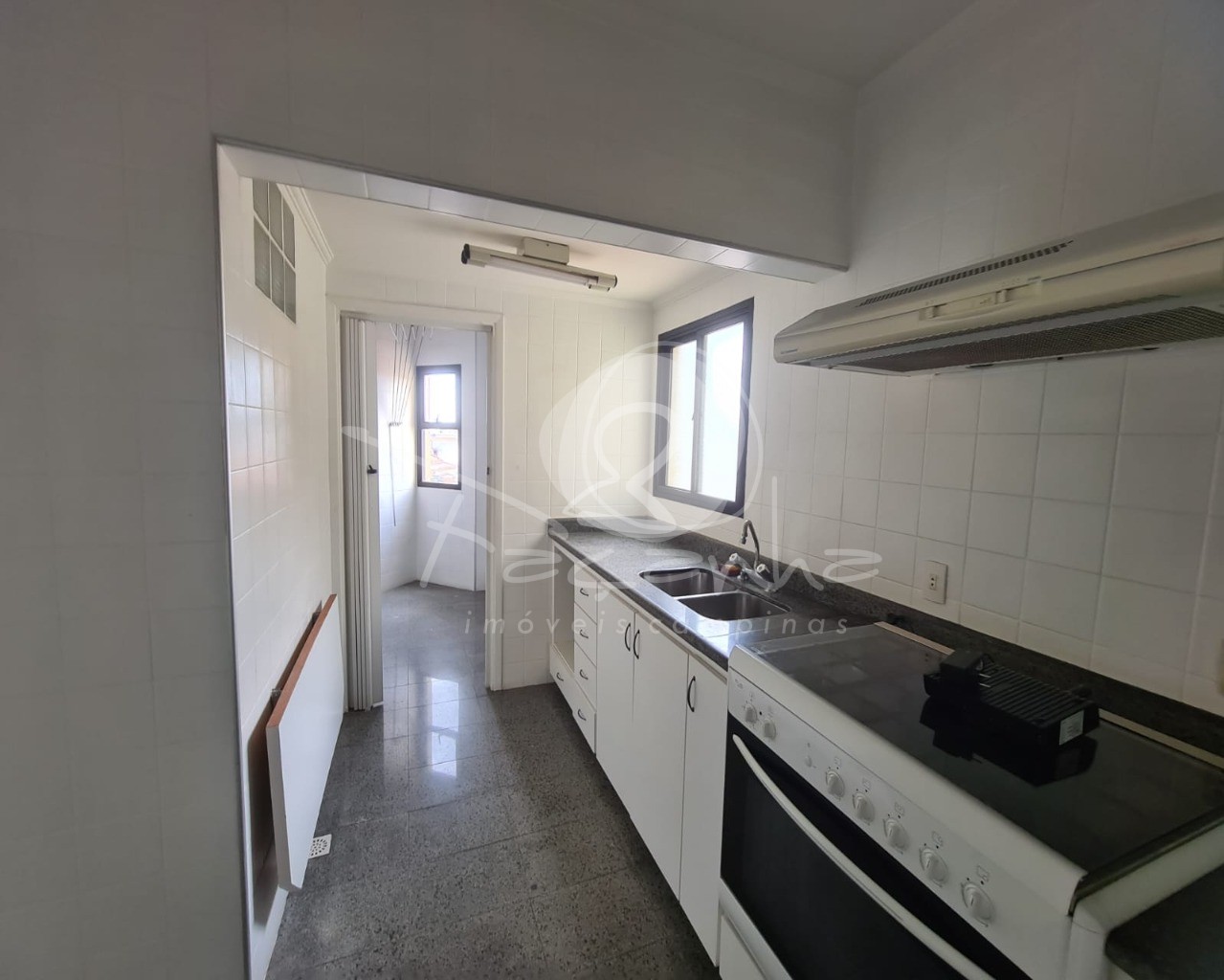 Apartamento à venda com 2 quartos, 75m² - Foto 14