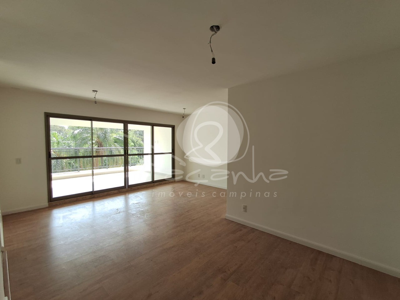 Apartamento à venda com 3 quartos, 122m² - Foto 1