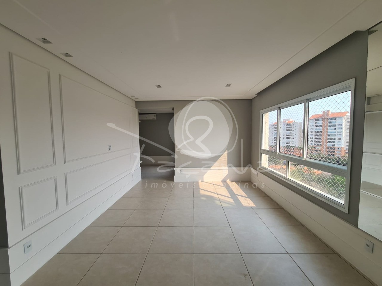 Apartamento à venda com 3 quartos, 148m² - Foto 2