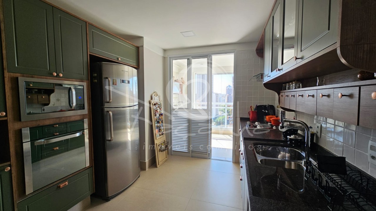 Apartamento à venda com 3 quartos, 181m² - Foto 18