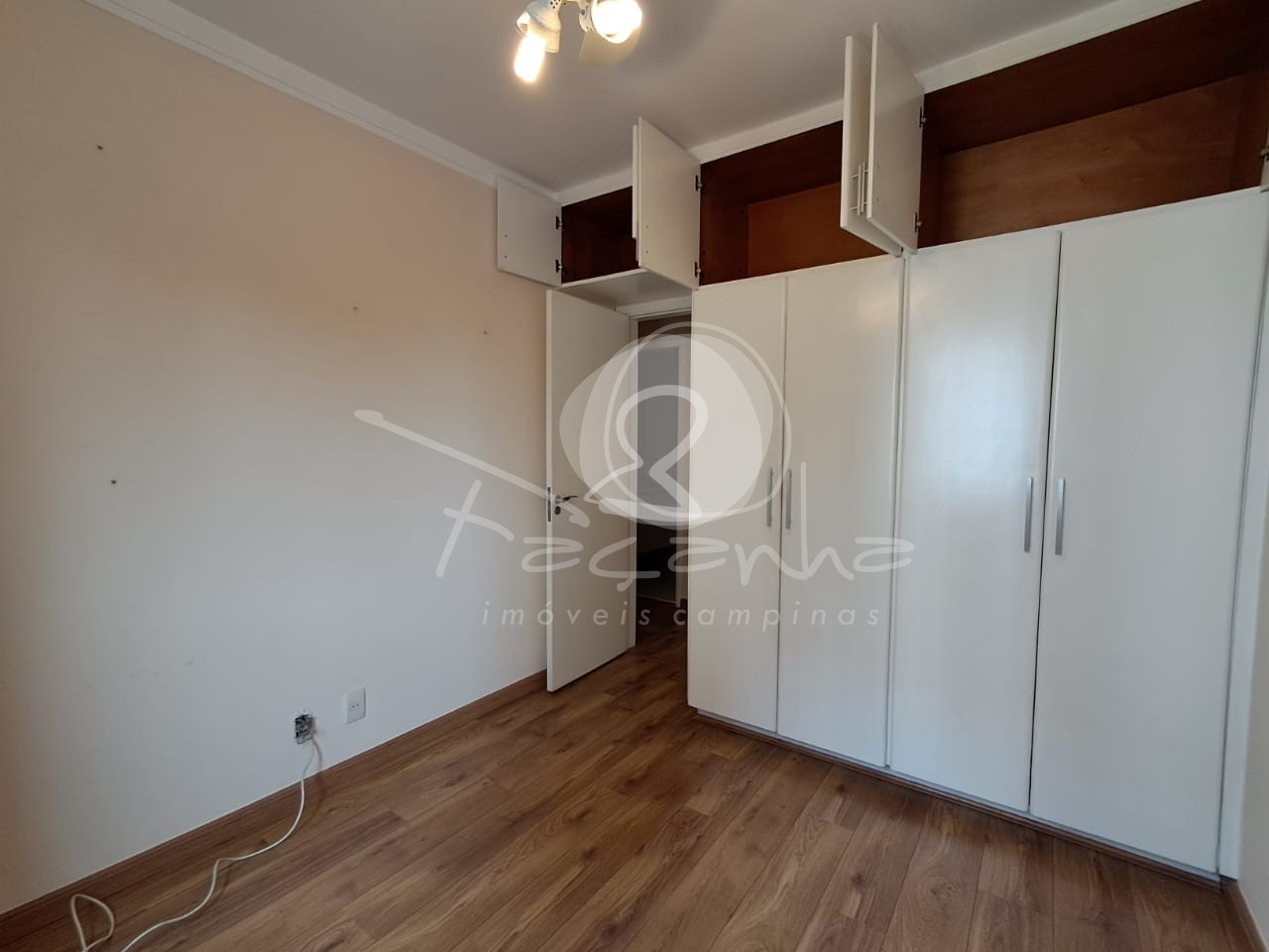 Apartamento à venda com 3 quartos, 85m² - Foto 2