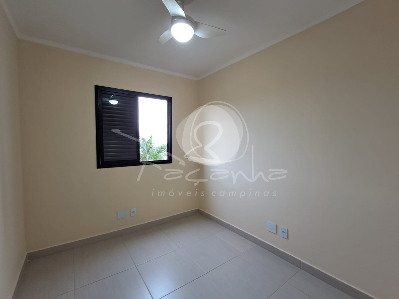 Apartamento para alugar com 3 quartos, 115m² - Foto 9