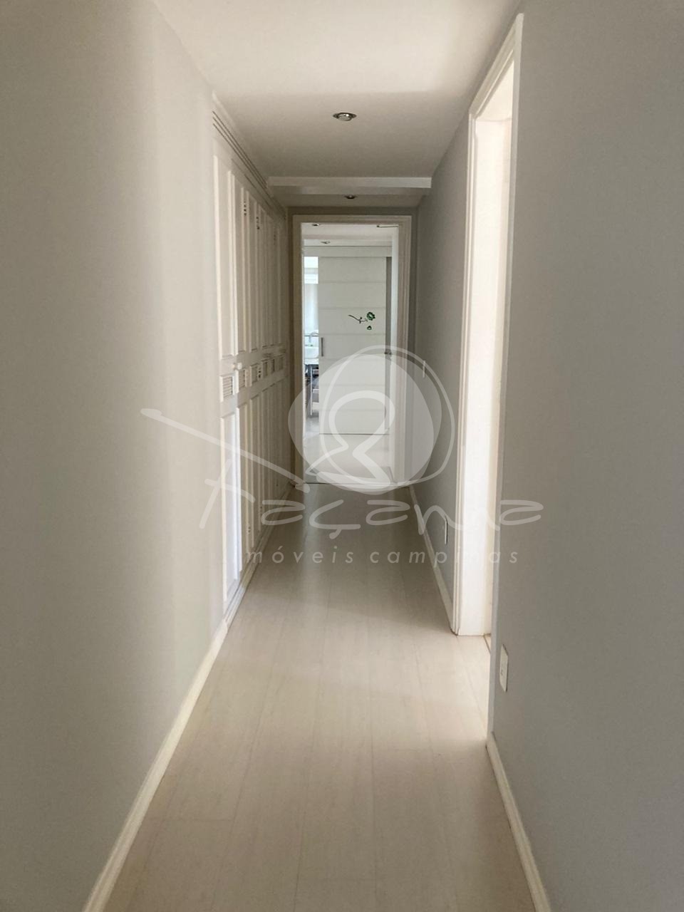 Apartamento à venda com 5 quartos, 222m² - Foto 8